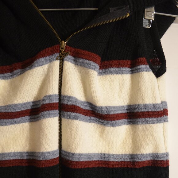 OP (R) 100% Acrylic USA Black-White-Gray-Red Zipper-Up Hoodie Vest Junior M - Picture 8 of 8